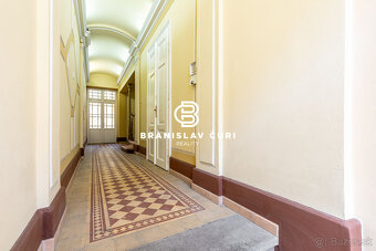 NA PREDAJ HISTORICKÁ BUDOVA V CENTRE MESTA - 5