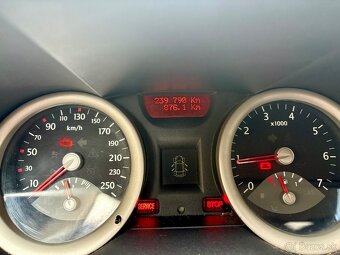 🟢 Renault Megane M 1.4, r.v. 2003 – funkčný, ale potrebuje - 5