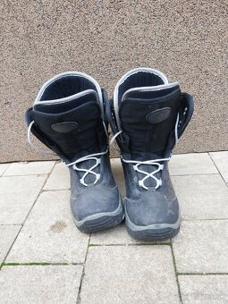 Snowboard s zapínaním a topánkami - 5