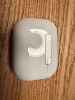 Apple AirPods Pro 2 (USB-C) - komplet príslušenstvo + obal - 5