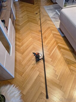 Prút Prologic 3m Custom Black , navijak Tica Scepter GTY6000 - 5