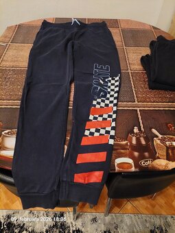 Rifle a tepláky pre chlapca 164 - 5