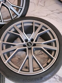 4ks orig. Alu disky Audi 5x112 r22 pneu 7mm 285/35 r22 - 5
