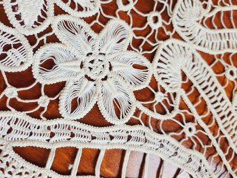 1. Krásna maslová jemná macrame dečka zdobená kvetmi 30x60 - 5