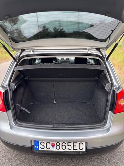 Parádny Vw Golf generácia 5 1.4 benzín 55kw - 5