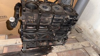 Blok motora 2.0tdi kód BKD - 5
