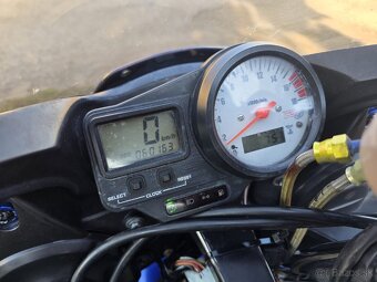 Yamaha YZF-R6 - 5