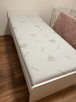 Posteľ 90x200 + nový matrac - 5