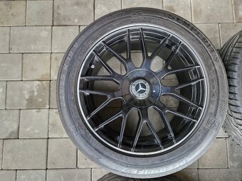 Black Line 5x112 R19-5x120 R19 - 5