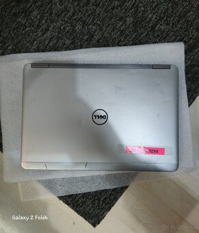 DELL Latitude E7240 - i5 / 4GB RAM / 128 GB SSD / - 5