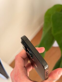 Predám Iphone 16 Pro 128gb Titanium Black 90% 🔋 - 5
