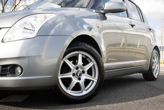 Suzuki Swift 1.3 benzin / TOP VÝBAVA / - 5