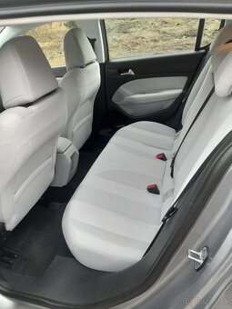 Peugeot 308 benzín - 5