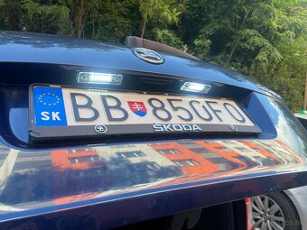 Škoda Octavia 2 Led osvetlenia ŠPZ - 5