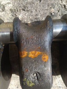 kľukový hriadeľ GAZ 69, Volga 21, UAZ - 5