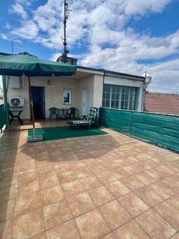 2-izb.byt s terasou 30 m2, pešia zóna, vrchné poschodie - 5