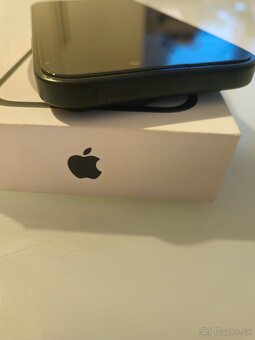 Predam Apple IPhone 15 128gb čierny - 5