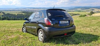 Kia Rio - 5