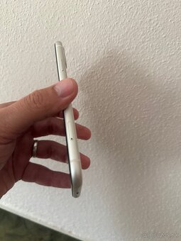 Predám iPhone 11 white 64GB - 5
