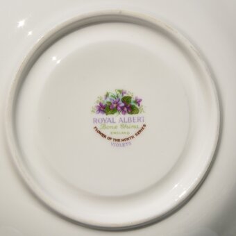predané Royal Albert Porcelánový dvojset - Fialky - 5
