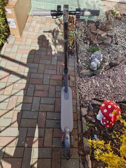 Mestská elektrická kolobežka 8.5“,350W,7.8Ah,30km/h,25km,12k - 5