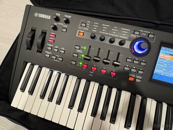 Predám klávesy Yamaha MODX6+ aj s puzdom - 5