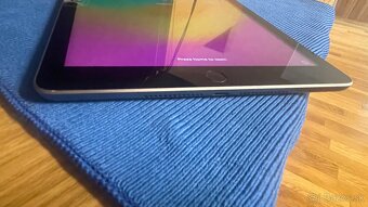 Apple iPad 9,7" 6. generace, 32GB, WIFI+cellular LTE, Silve - 5