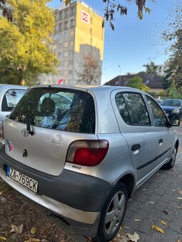 Toyota Yaris 1.0 - 5