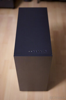 Predám skriňu NZXT H700 - 5