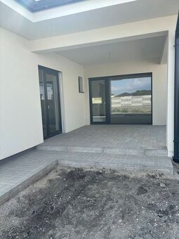 Bez reality -4 izbový rodinný dom s oplotením - 5