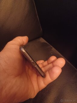 Predám krásný a plne funkčný Iphone 8 - 256GB verzia - 5