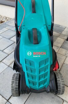 BOSCH kosačka 1200 W a ROTAK 32 BOSCH ART 26 Easytrim - 5