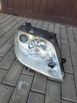Predné reflektory Lancia Phedra - 5