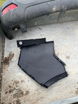 Zadný plastový nárazník.Peugeot3008 - 5