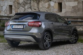 Mercedes-Benz GLA 180 - 5