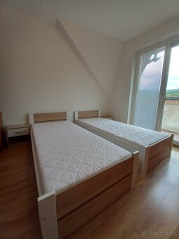 2 nové postele 90x200cm + nočné stolíky +pisaci stôl +stolič - 5