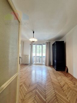 Na prenájom 1-izbový byt s balkónom, 27 m², Hollého, voľný o - 5
