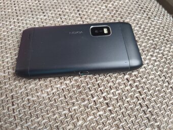 Nokia E7 - 5