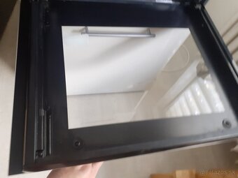 Vstavana rúra Whirlpool AKP461NB. - 5
