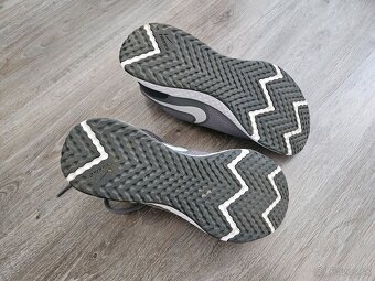 Nike Performance Revolution 5 42.5 - 5