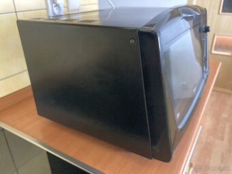 mikrovlnka Whirpool - 5