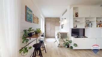 NA PREDAJ 1-izbový byt v Trenčíne, 38 m2 s výhľadom na hrad - 5