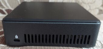 mini pocitac Intel NUC7i5DNK - 5