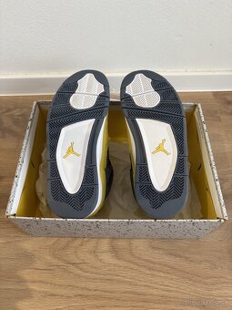 Air Jordan 4 Retro Lightning 42 - 5