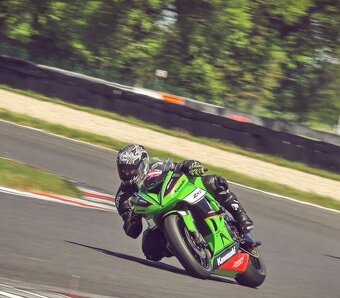 Kawasaki ZX6R - 5