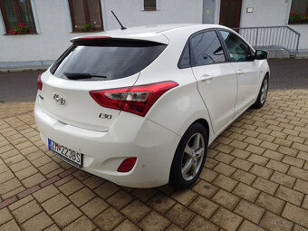 Hyundai i30 1.6 CRDi DOHC 16V Family - 5