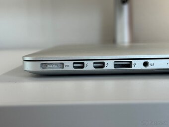 Predám MacBook Pro 2015 13” 256GB - 5