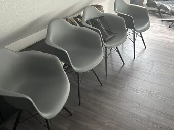 4 kreslo Vitra Eames sivo-čierne - 5