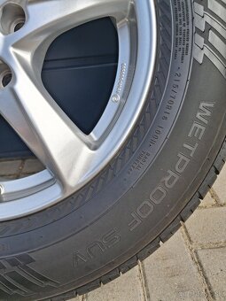 Nokian Wetproof SUV 215/70 R16 - 5