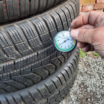 PICTORIS zimna Alu kola R18 5x112 Octavia VRS Touran Sharan - 5